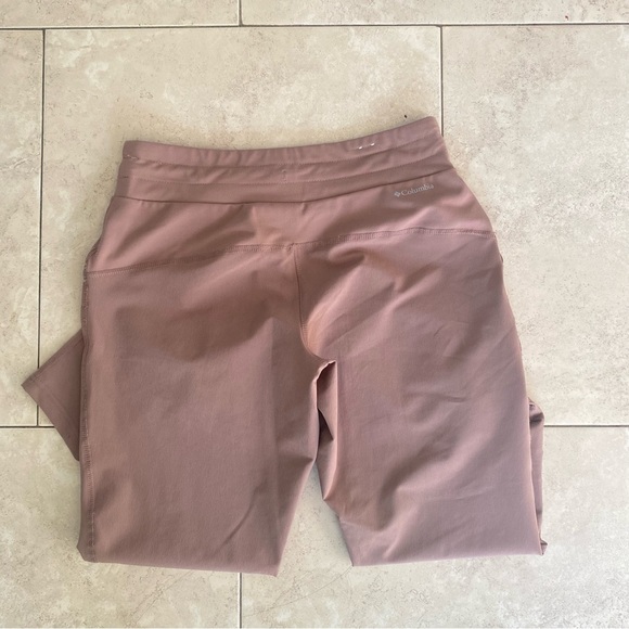 Columbia Women's Taupe pants size small with pockets skinny - Picture 4 of 4